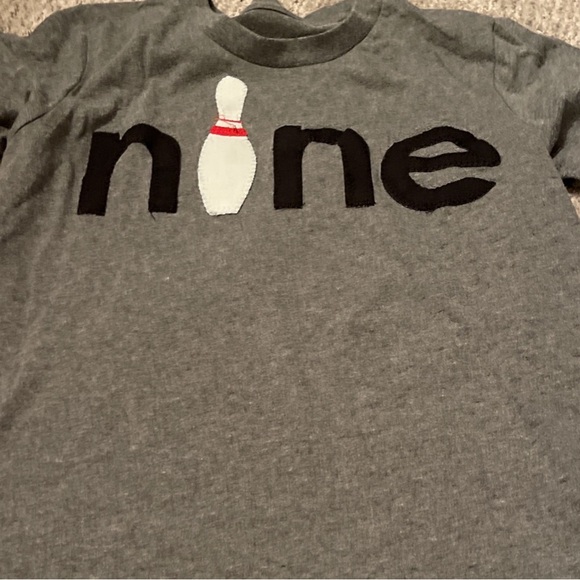 Other - Nine Bowling Shirt Kids
Size Medium